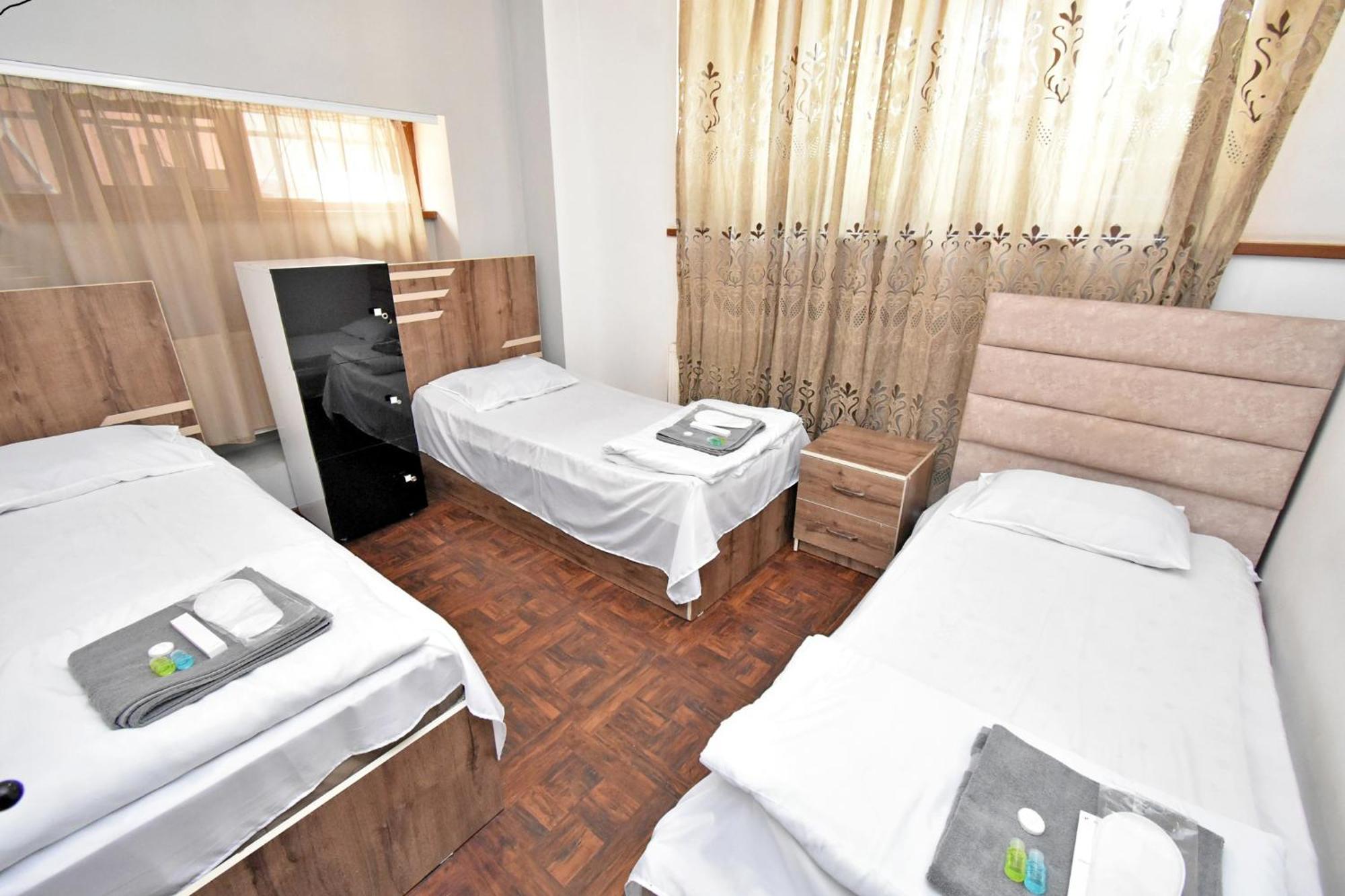 A&S Hotel Erevan Esterno foto