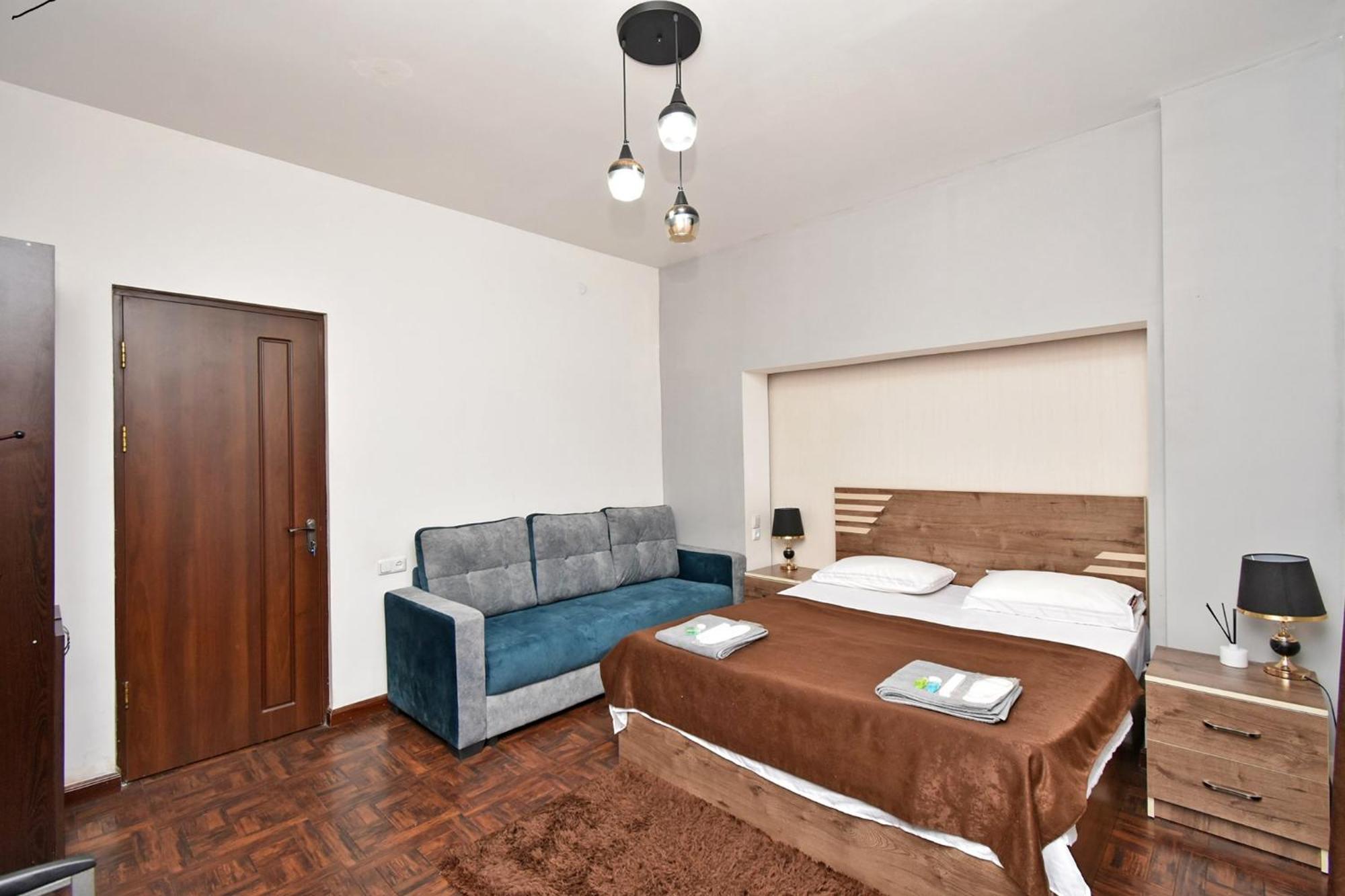 A&S Hotel Erevan Esterno foto