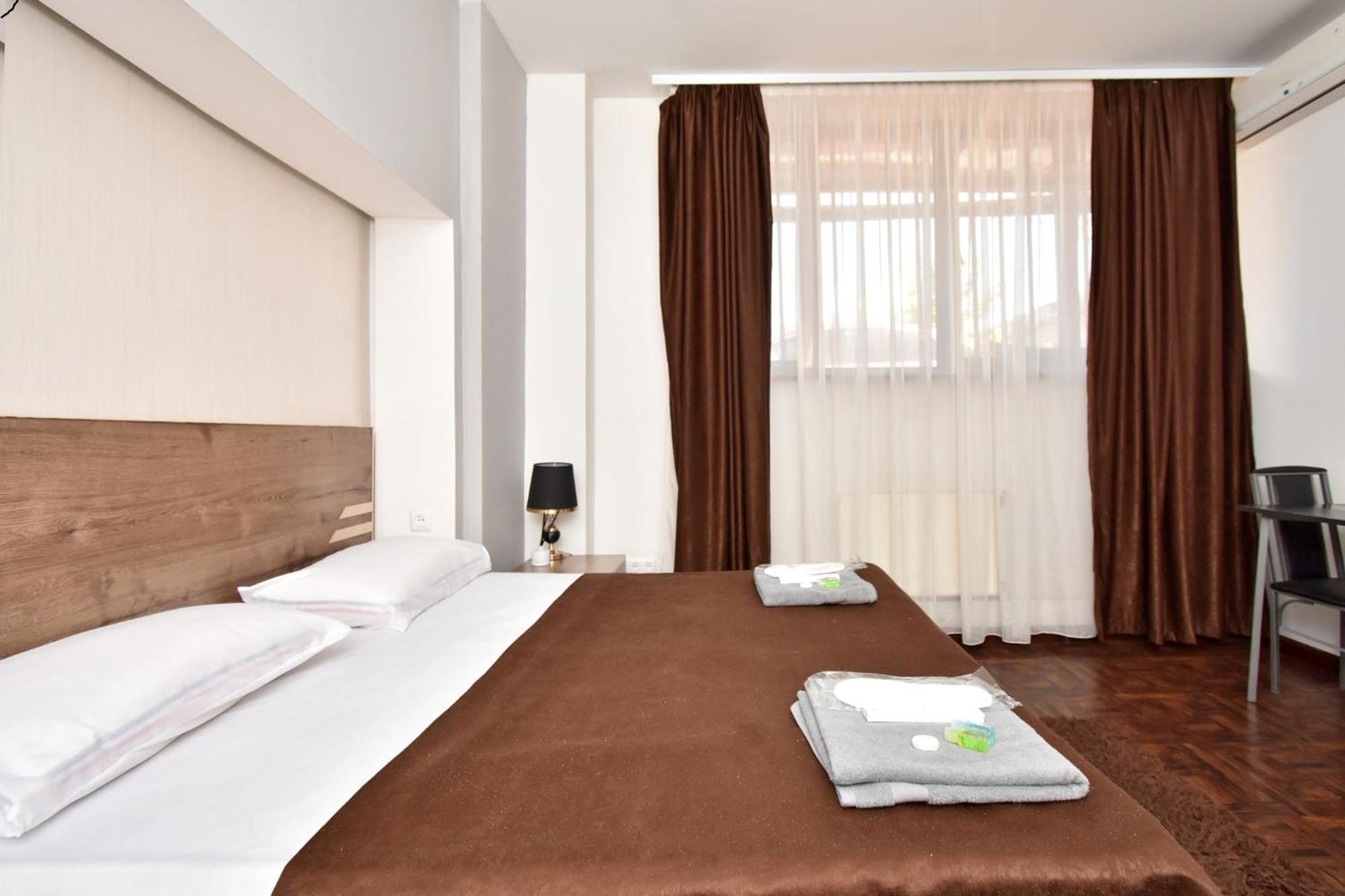 A&S Hotel Erevan Esterno foto